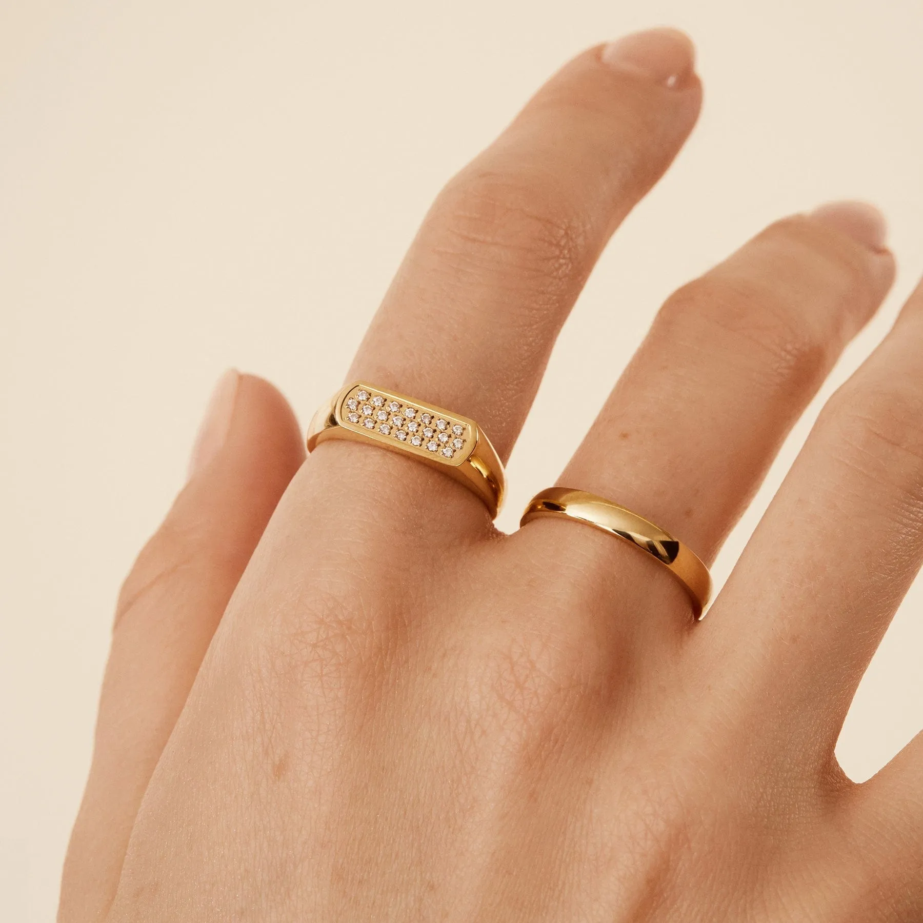 Bague signet chic en acier