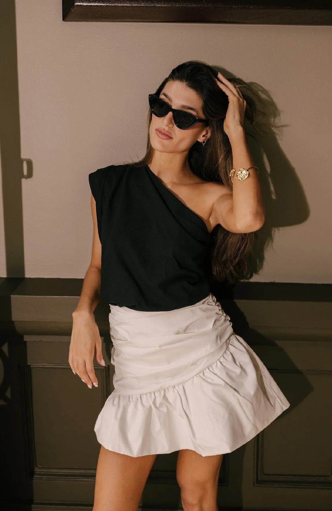 BLACK CHIC ASYMMETRICAL TOP