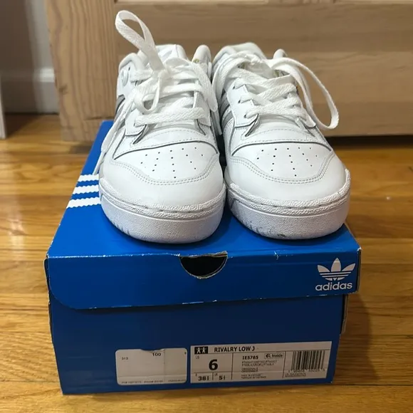 Boys sneakers