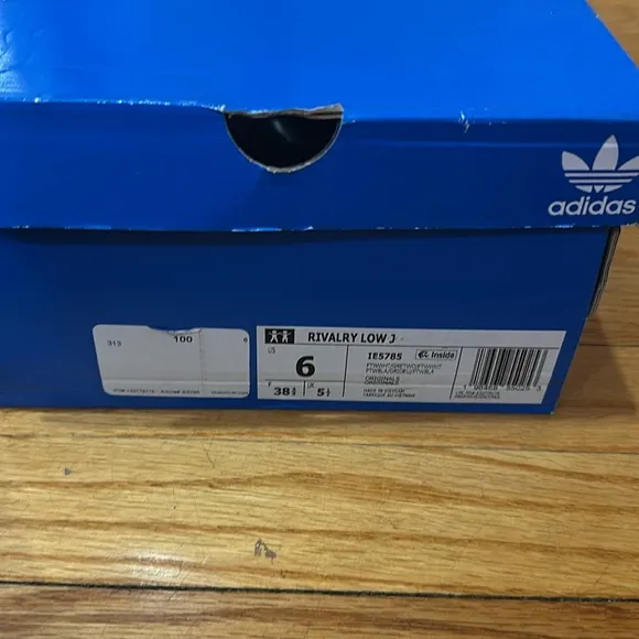 Boys sneakers