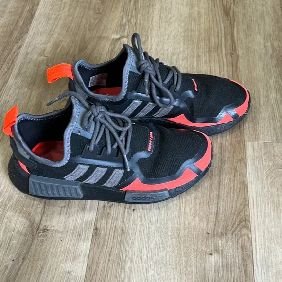 Boys sneakers