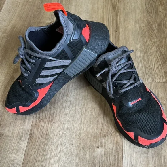 Boys sneakers