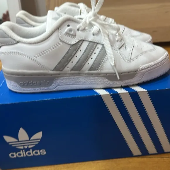 Boys sneakers