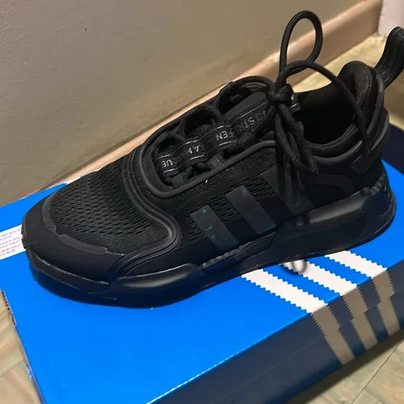 Boys sneakers