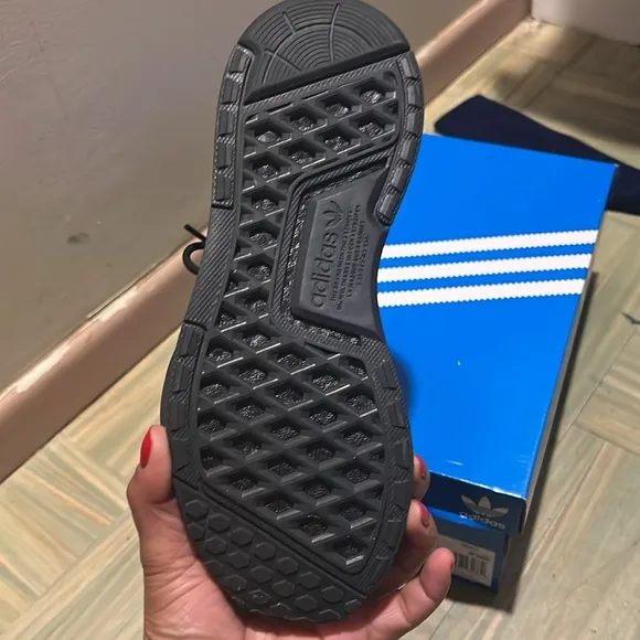 Boys sneakers