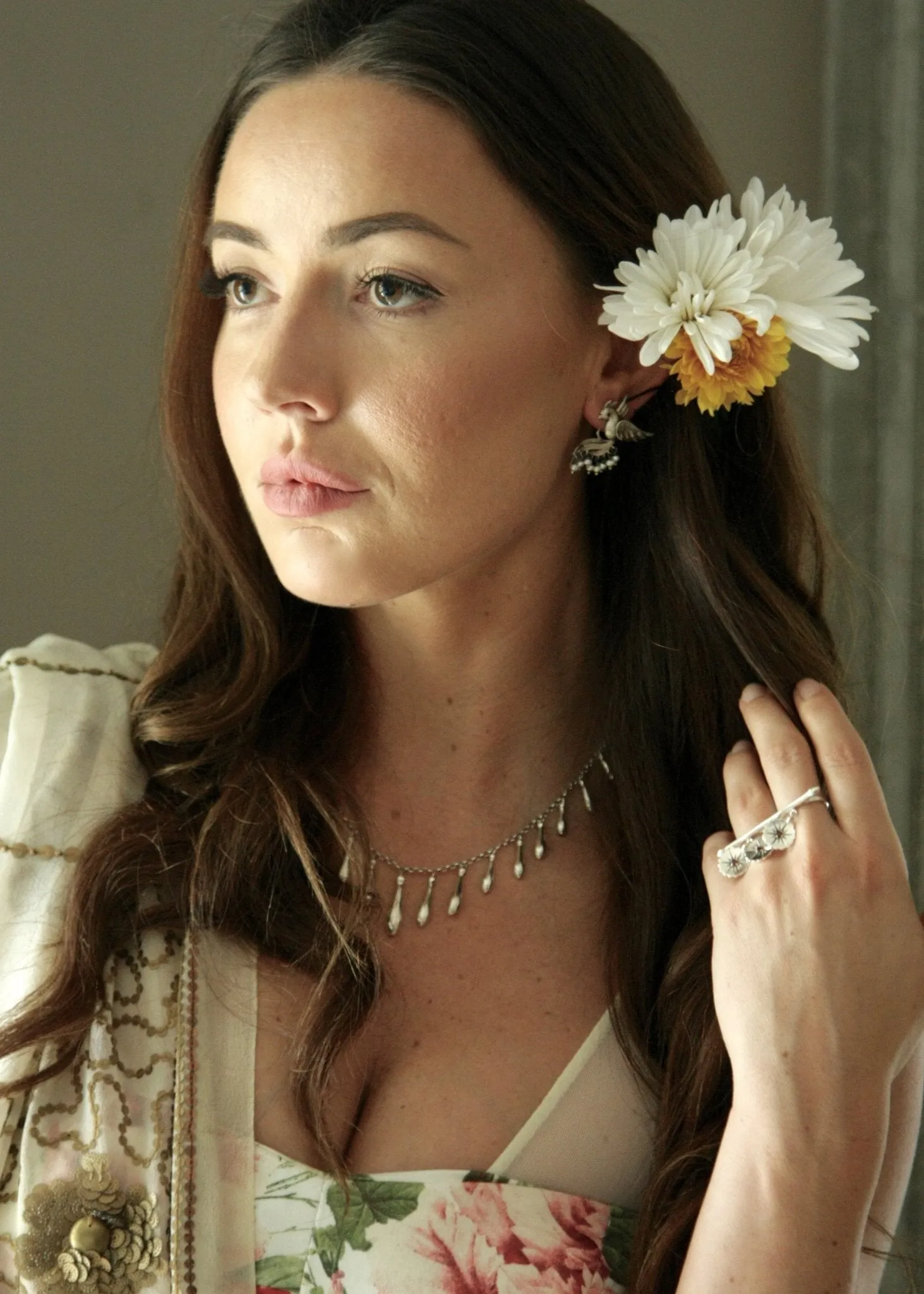 Exquisite, chic, two finger ring