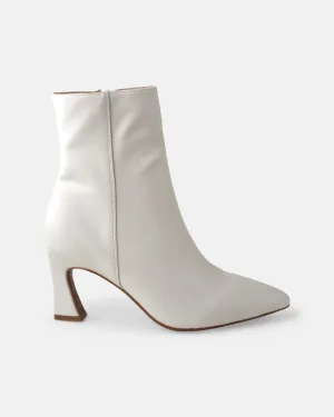 Fari Boot - Vanilla