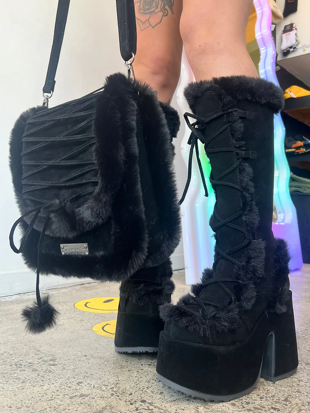FAUX SUEDE & FUR CROSS BODY BAG - BLACK