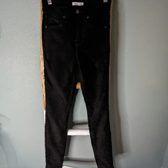 Good American Good Legs crop black faux suede jeans