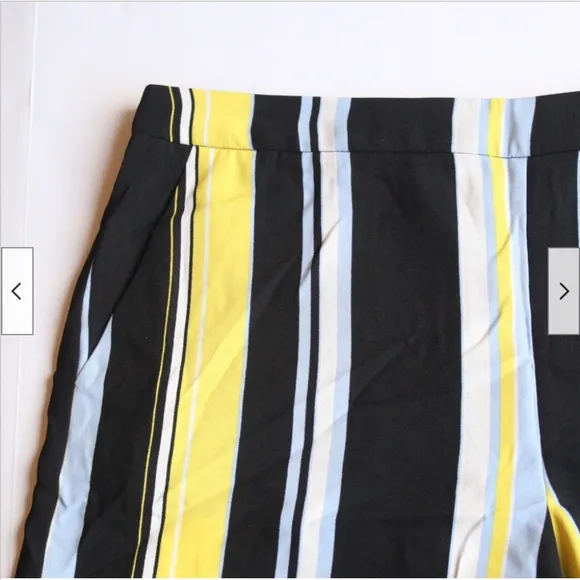 Halogen: Lucinda Navy Striped Pull On Shorts (NWT)