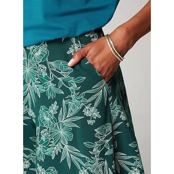 J. Jill Wearever Pull On 6&quot; Shorts Front Pockets Green Floral Women's Size L