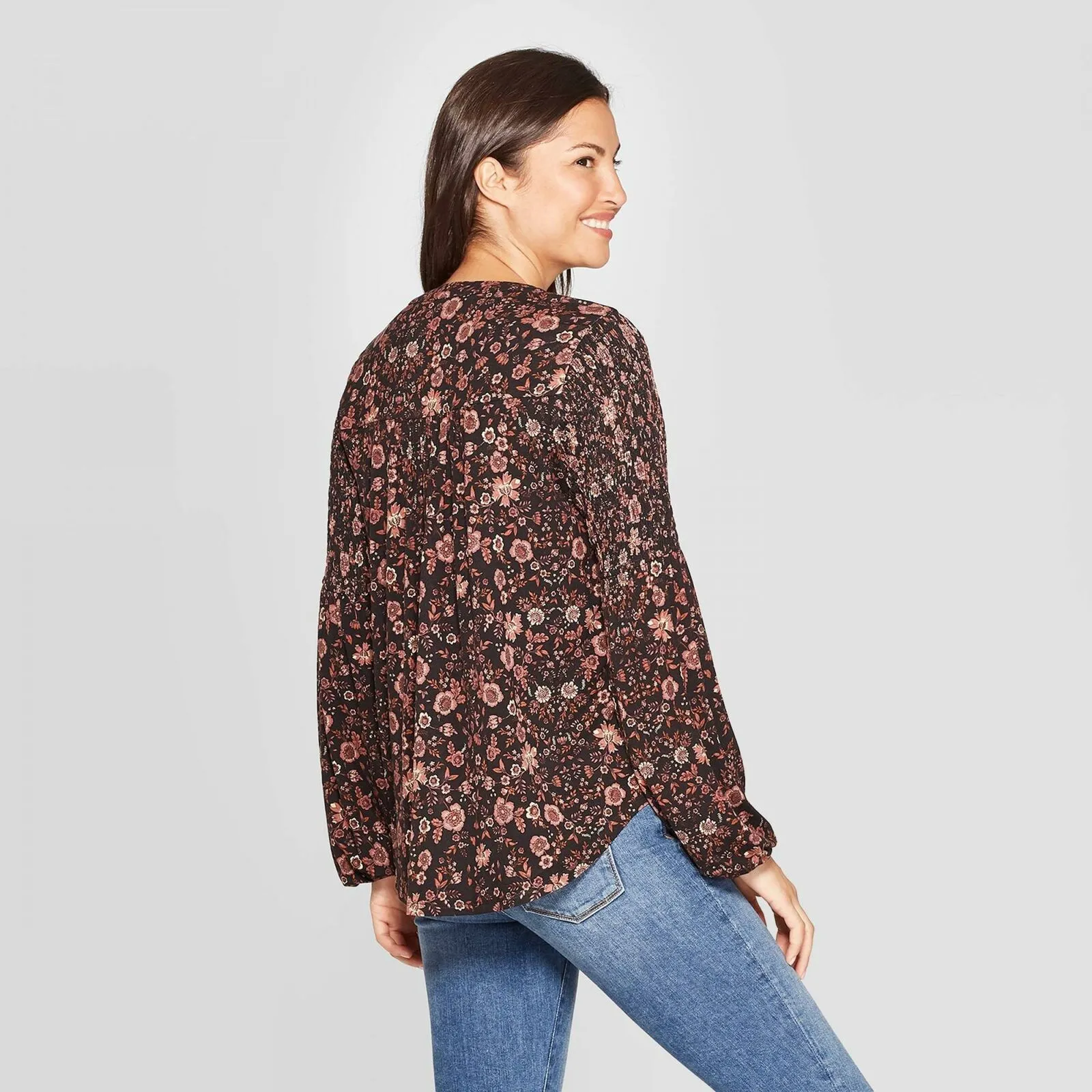 Knox Rose Women's Long Sleeve V-Neck Front Button Down Shirt