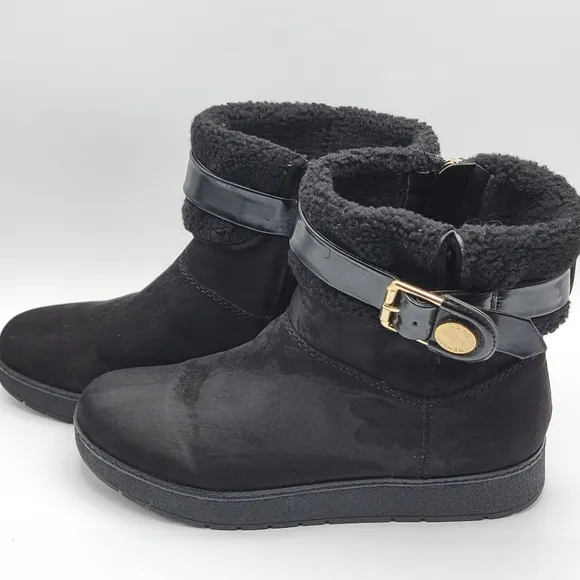 Marc Fisher Black Suede Ankle Booties. SIZE 8M. S1009