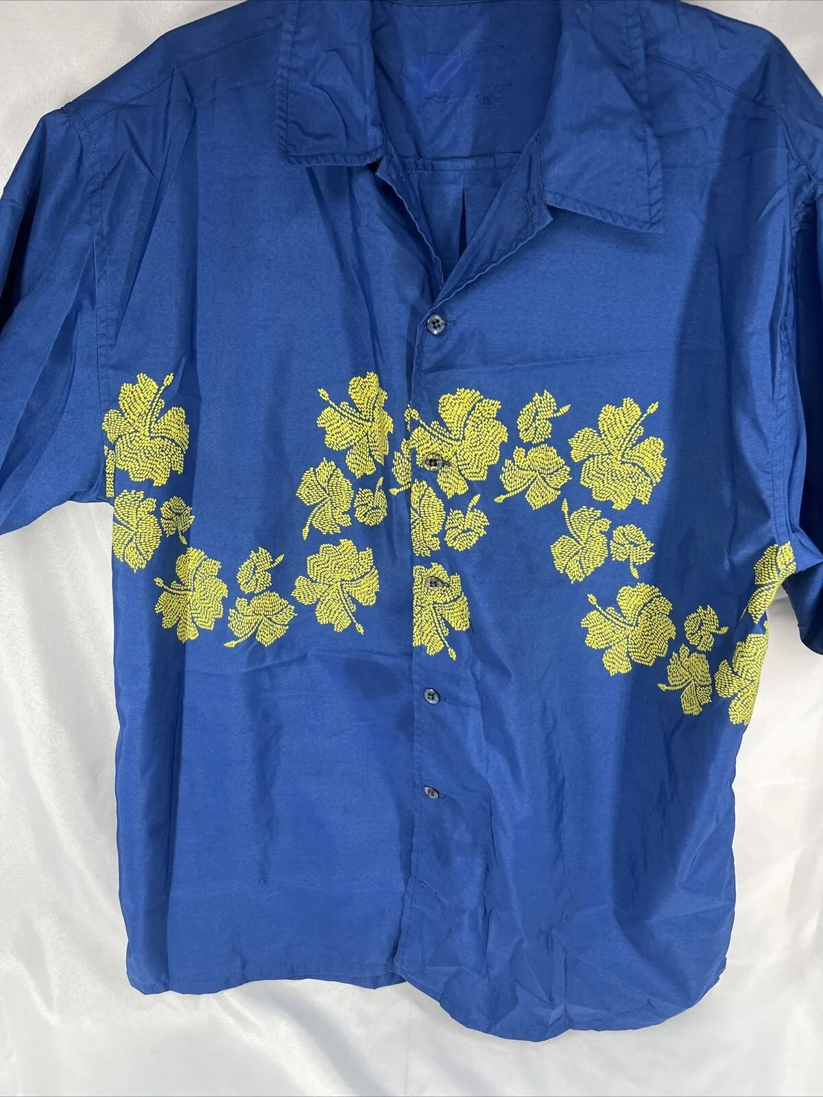Men’s Large Hawaiian Floral Blue Yellow Button Down lightweight  Shirt￼