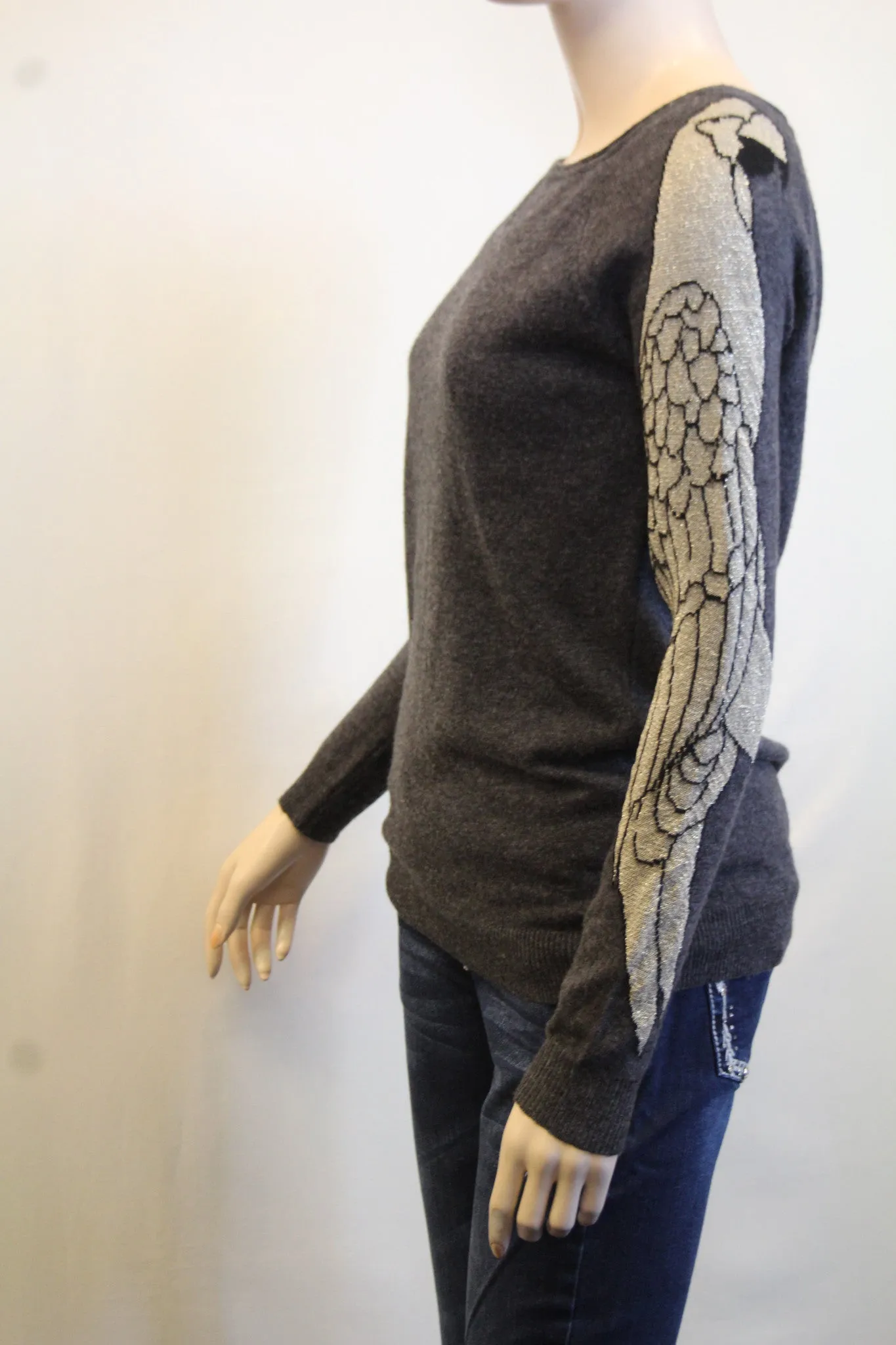 Morning Apple | Soft Parrot Sleeve Sweater