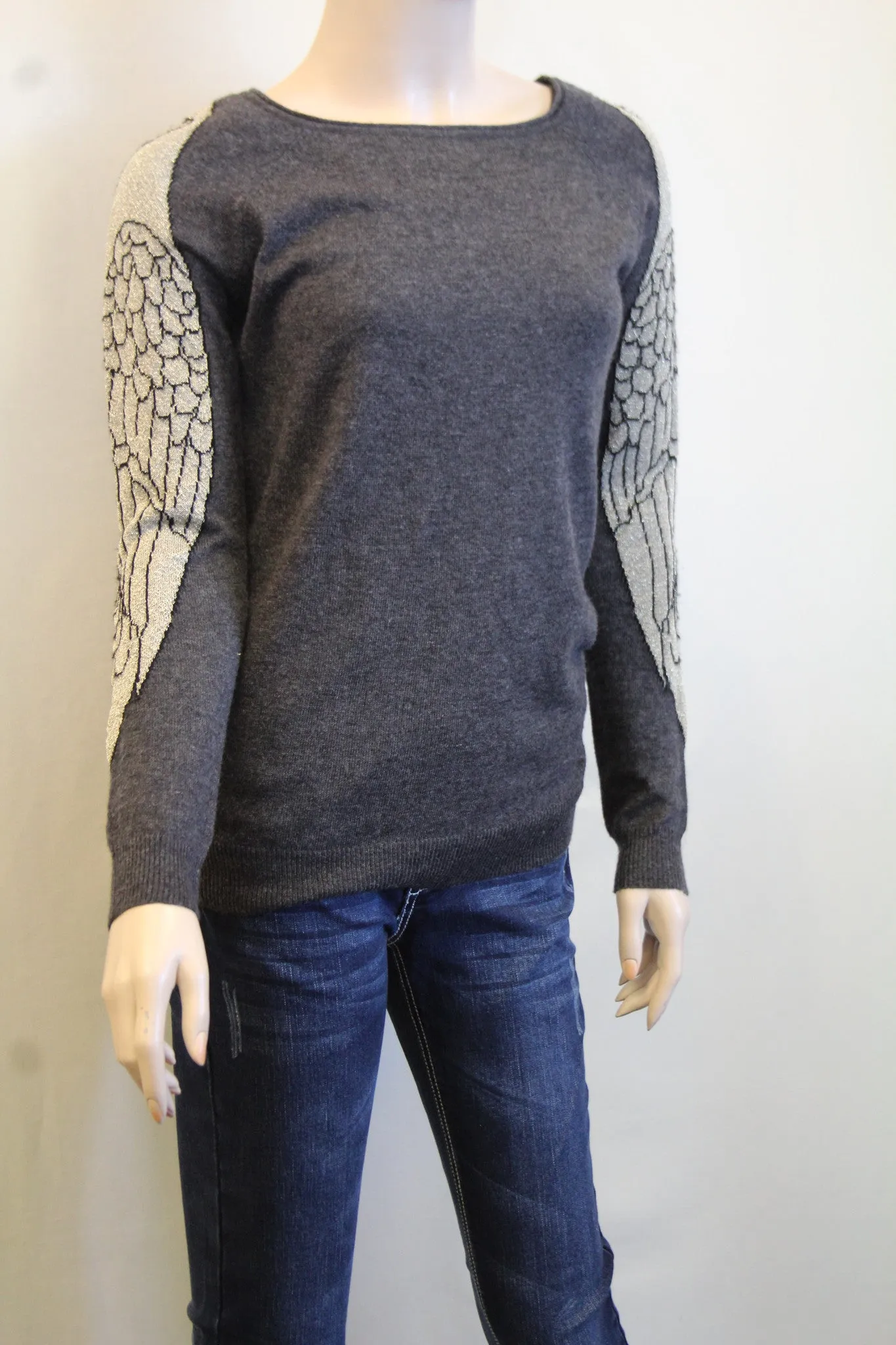 Morning Apple | Soft Parrot Sleeve Sweater