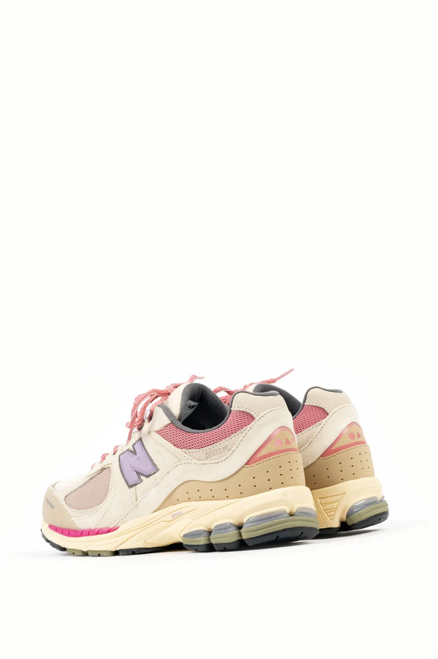 NEW BALANCE 2002R CALM TAUPE HIKING
