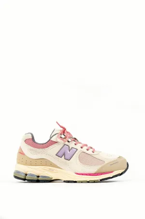 NEW BALANCE 2002R CALM TAUPE HIKING