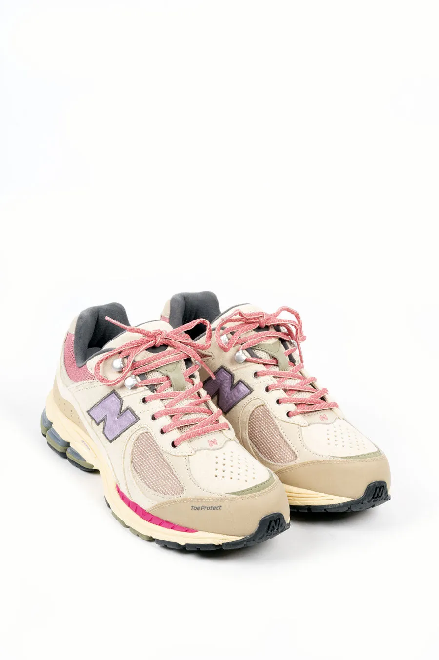 NEW BALANCE 2002R CALM TAUPE HIKING