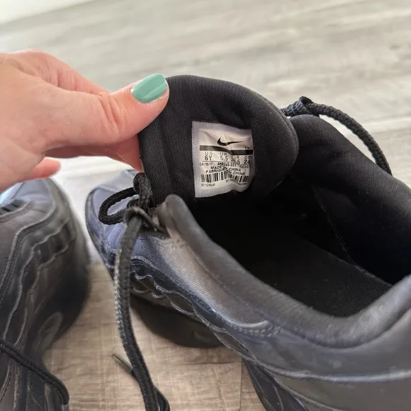Nike Air Max 95 Black and Gold Sneakers