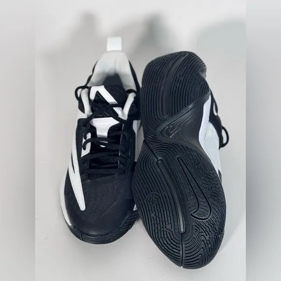 NWOB Nike Giannis Immortality 3