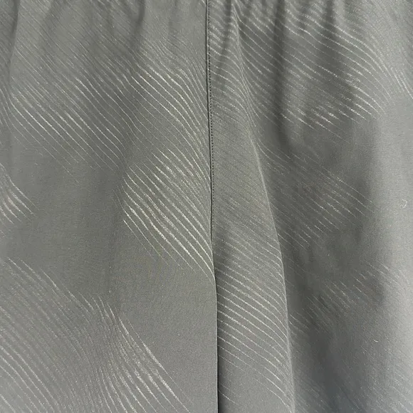 ON Women's Lightweight Lined Sweat-Wicking Running Shorts MEDIUM Striped Camo