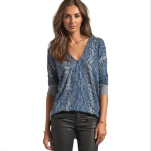 Rebecca Taylor Lightweight Viscose Wool Blend Blue Gray Python Print Sweater