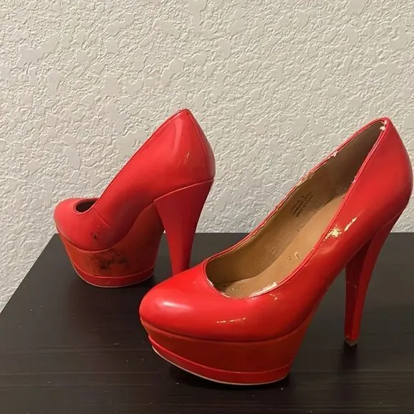 Red Platform Heel - Kelsi Dagger Heel Great Condition Patent with Suede Platform