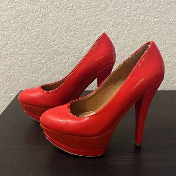 Red Platform Heel - Kelsi Dagger Heel Great Condition Patent with Suede Platform