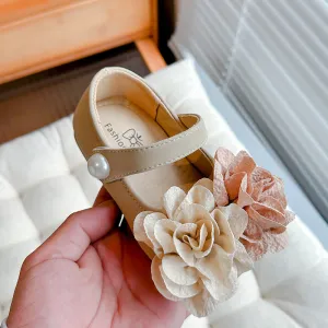 Retro Flower Decorated Flats