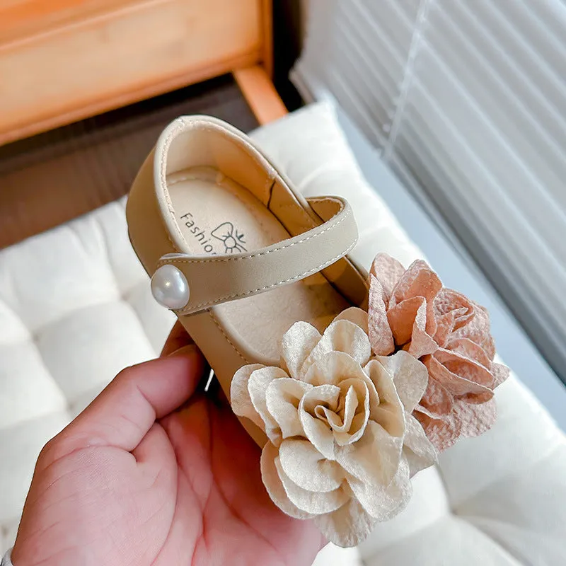 Retro Flower Decorated Flats