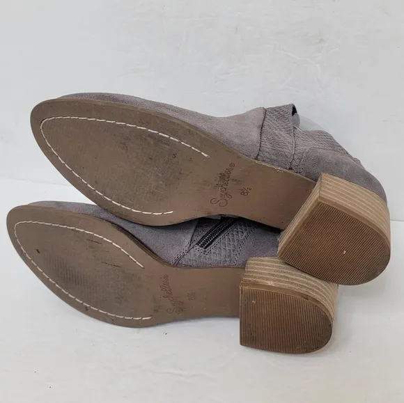Seychelles Score Booties Size 8.5 Charcoal Gray Suede Ankle Boots