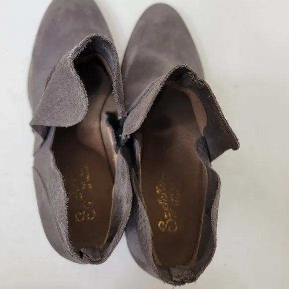 Seychelles Score Booties Size 8.5 Charcoal Gray Suede Ankle Boots