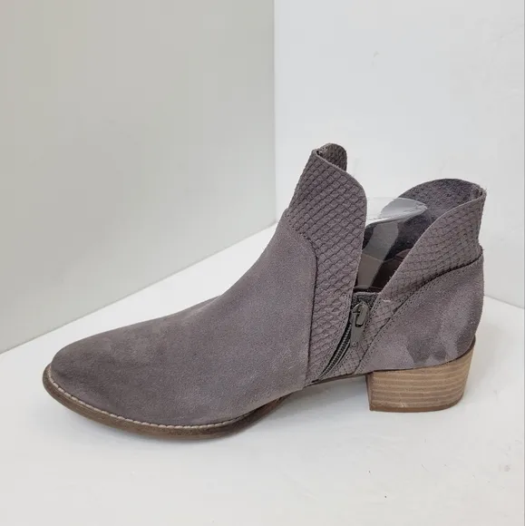 Seychelles Score Booties Size 8.5 Charcoal Gray Suede Ankle Boots