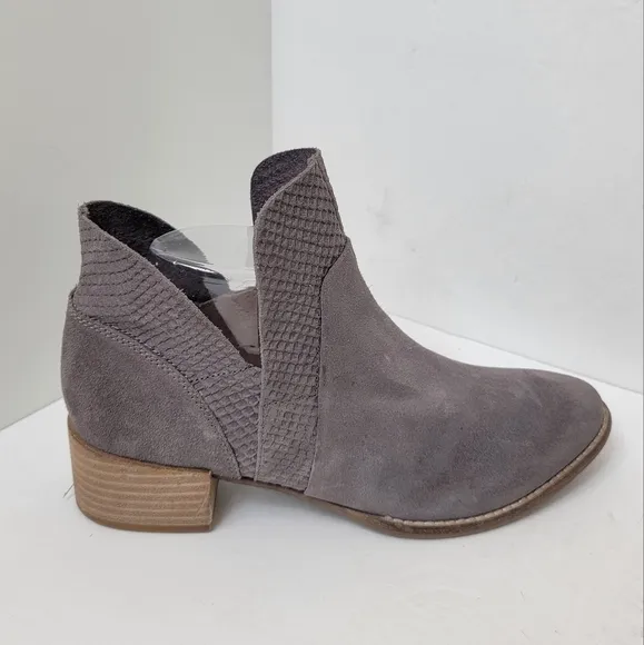 Seychelles Score Booties Size 8.5 Charcoal Gray Suede Ankle Boots