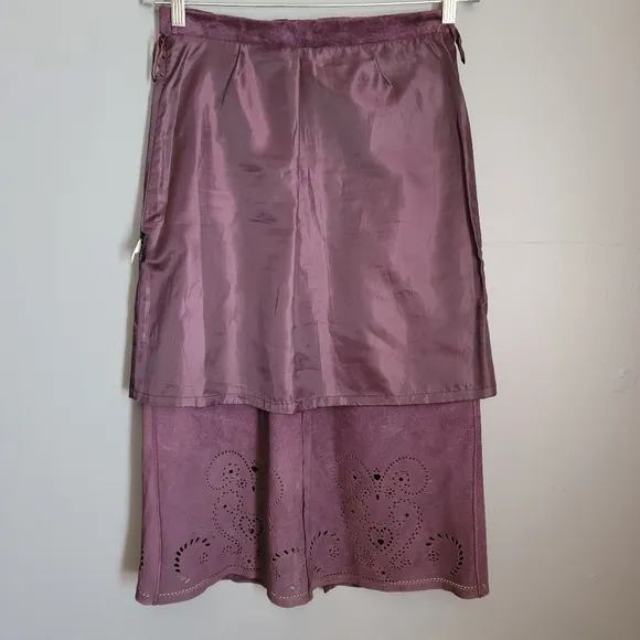 Sienastudio Suede 100% Leather Skirt with Laser Cut design. Size 8P