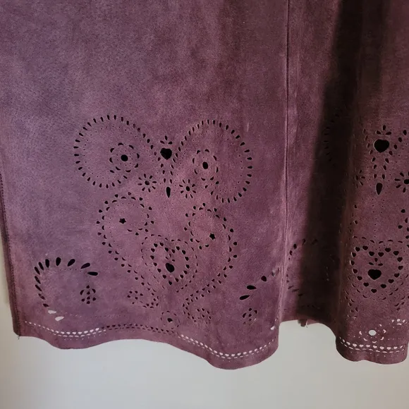 Sienastudio Suede 100% Leather Skirt with Laser Cut design. Size 8P
