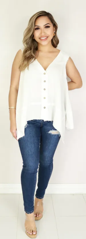 SLEEVELESS TIE BACK TOP