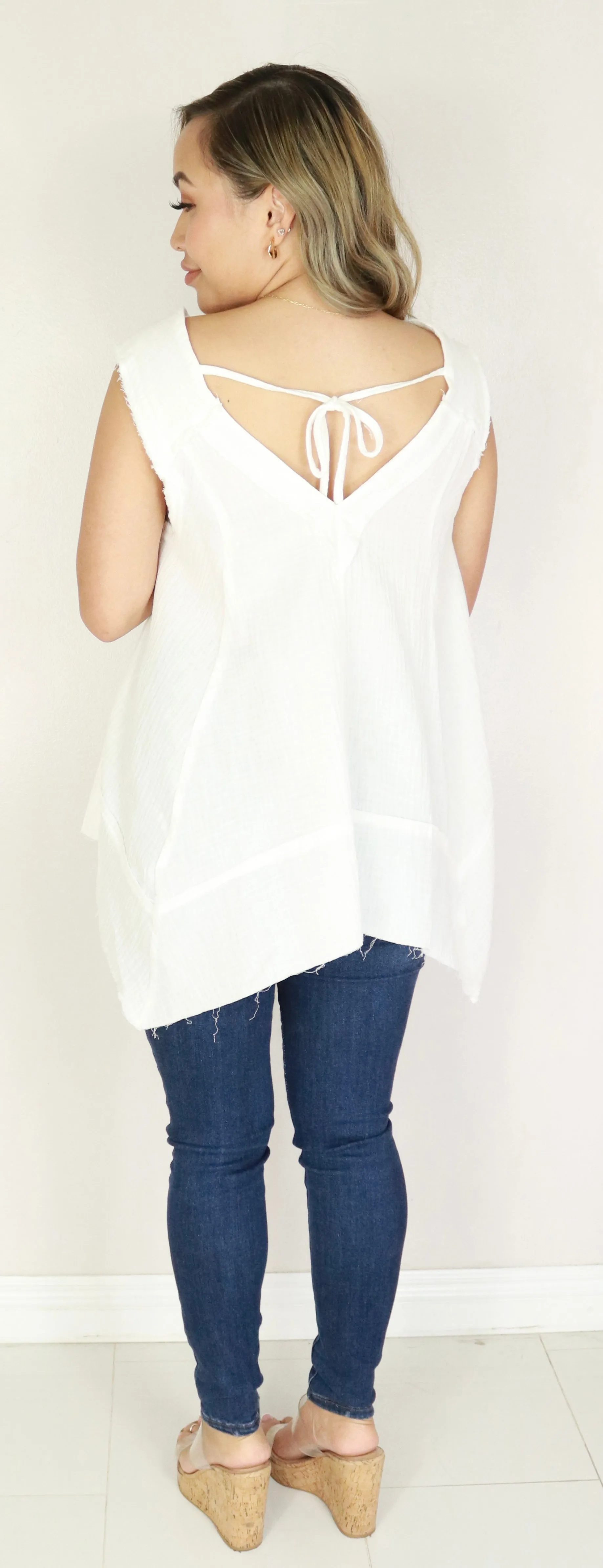 SLEEVELESS TIE BACK TOP