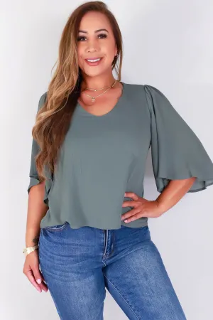 SOLID FLARED SLEEVE TOP