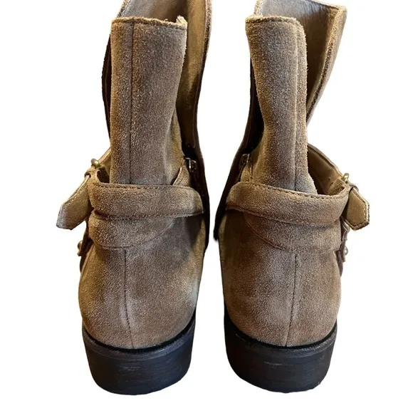 UGG AUSTRALIA Kelby Harness Ankle Boot 1019151 Golden Brown Suede Size 8…​​​