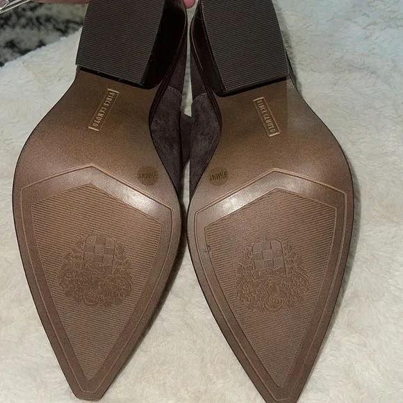 Vince Camuto Gigietta Women’s Brown Suede Back Zip Chelsea Booties NWOB