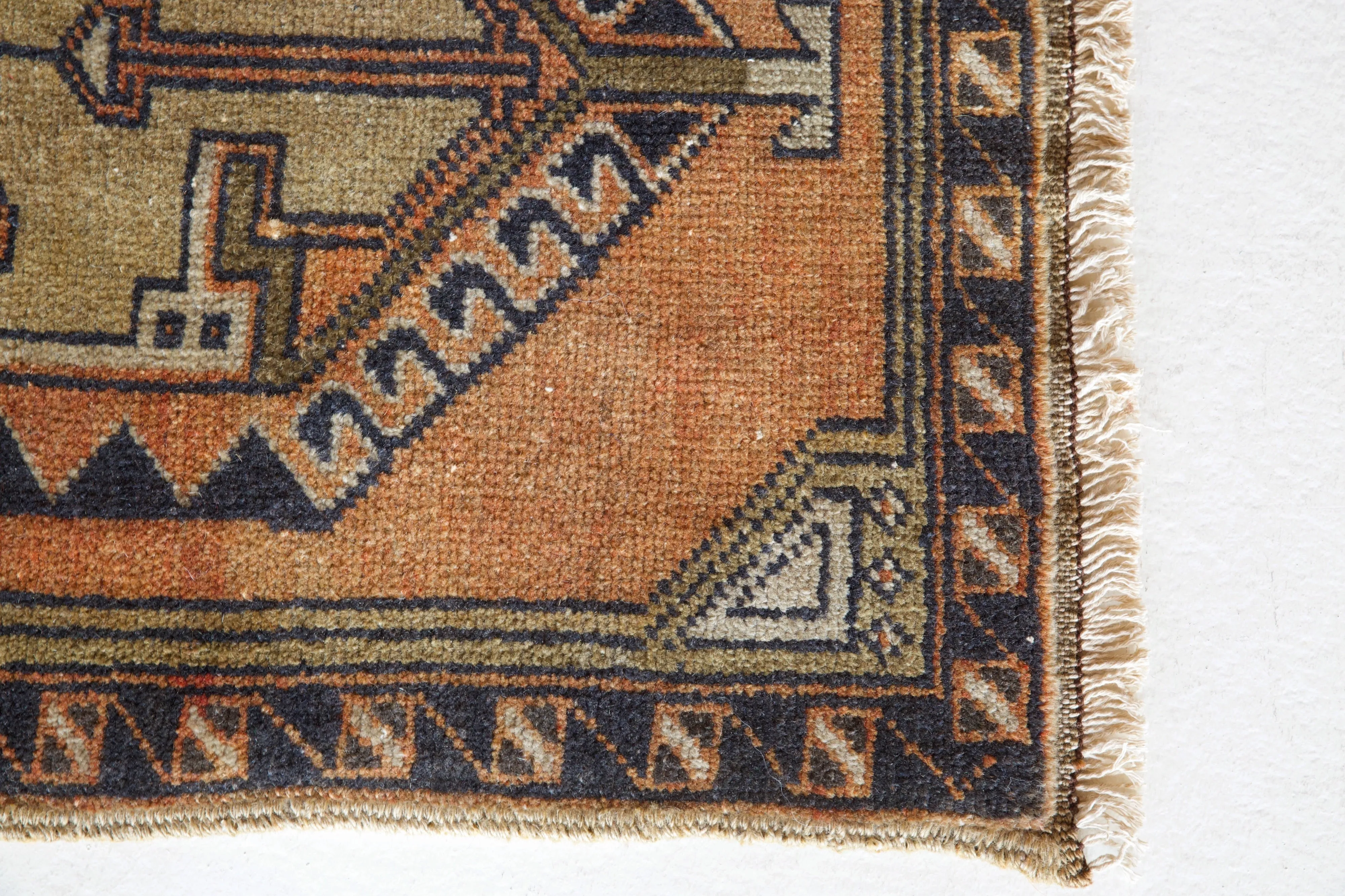 Vintage Mini Turkish Rug 18"x28"
